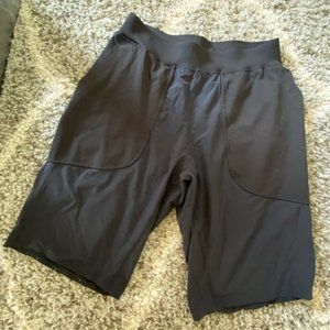 Lululemon - Mens Black 9" inch shorts | Medium